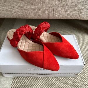 NWB Birdies "THE SWAN" bracelet cuff point toe mules, scarlet, size 8